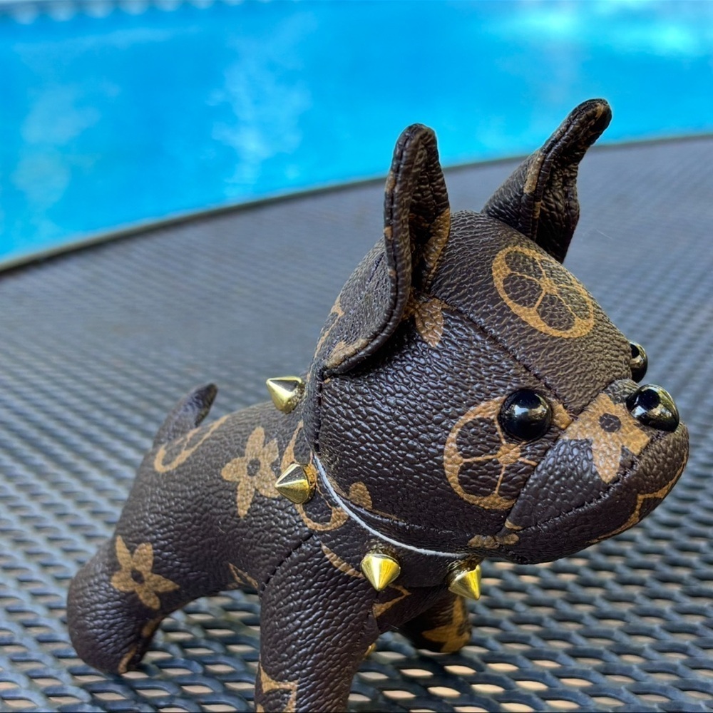 Dark Brown Adorable Dog Keychain with Gold Accents and Gold Spiked Collar NWOT - Picture 3 of 6